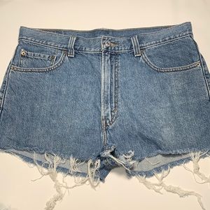LEVIS women’s cutoff jean shorts